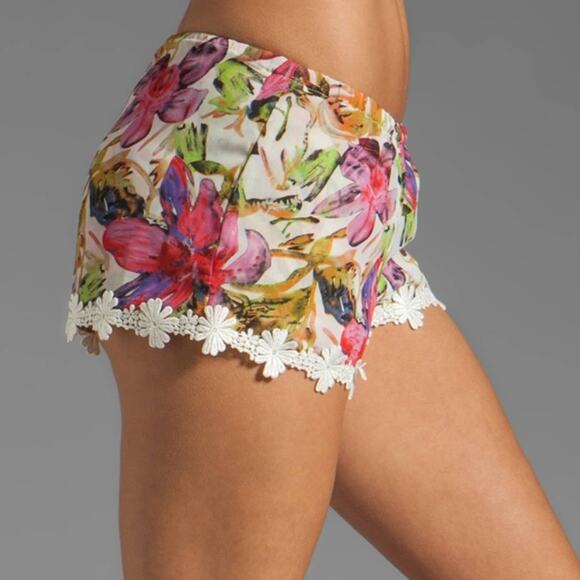 Show Me Your Mumu White Bri Lace Floral Shorts M - Picture 1 of 6
